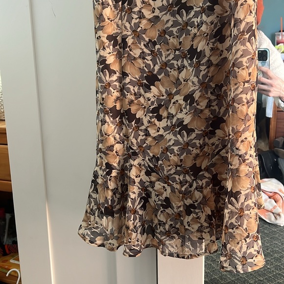 Ann Taylor Loft Floral dress - Picture 3 of 7